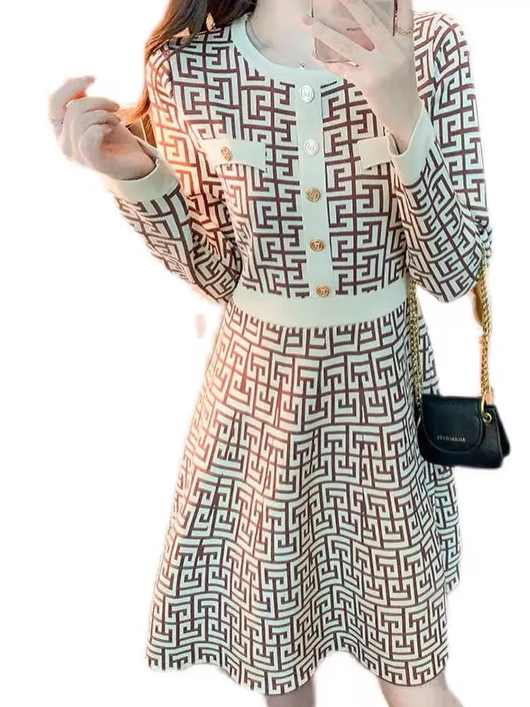 2023 new winter printed knitted dress with waist, fashionable and slim bottoming French style sweater skirt (B8917)