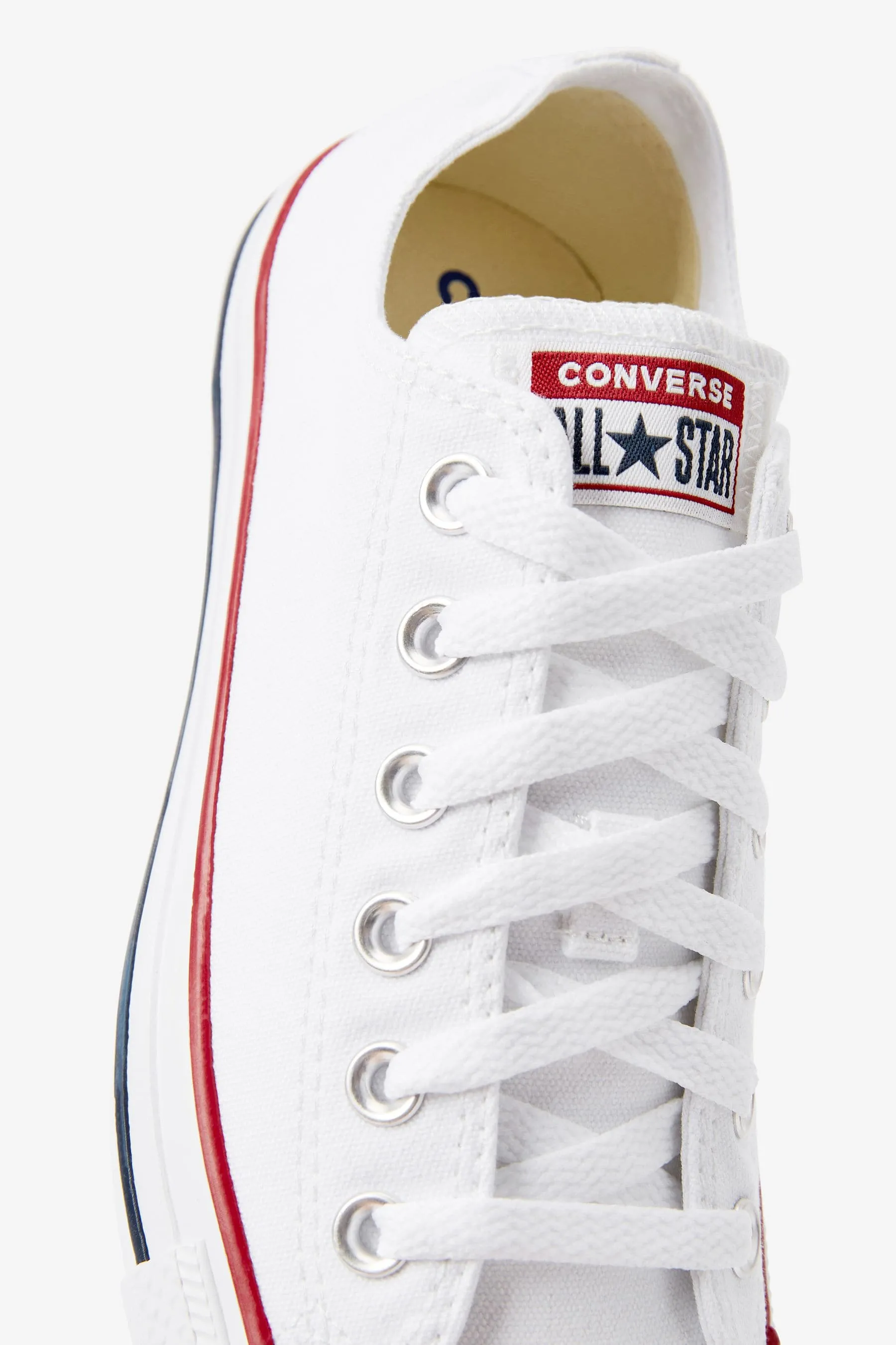 Converse White Regular/Wide Fit Chuck Taylor All Star Ox Trainers