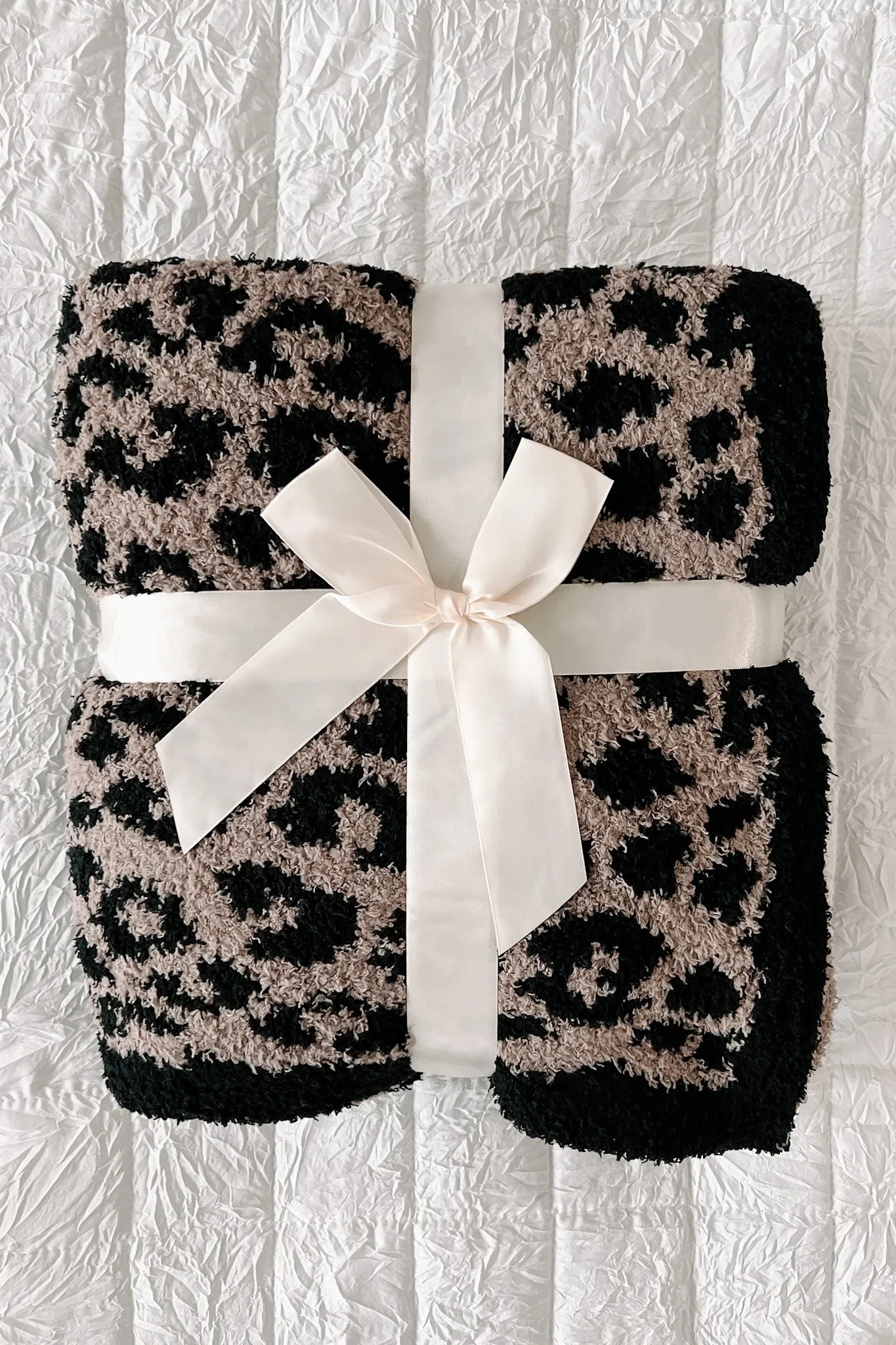 DOORBUSTER All Cozied Up Reversible Fuzzy Blanket (Taupe Leopard)