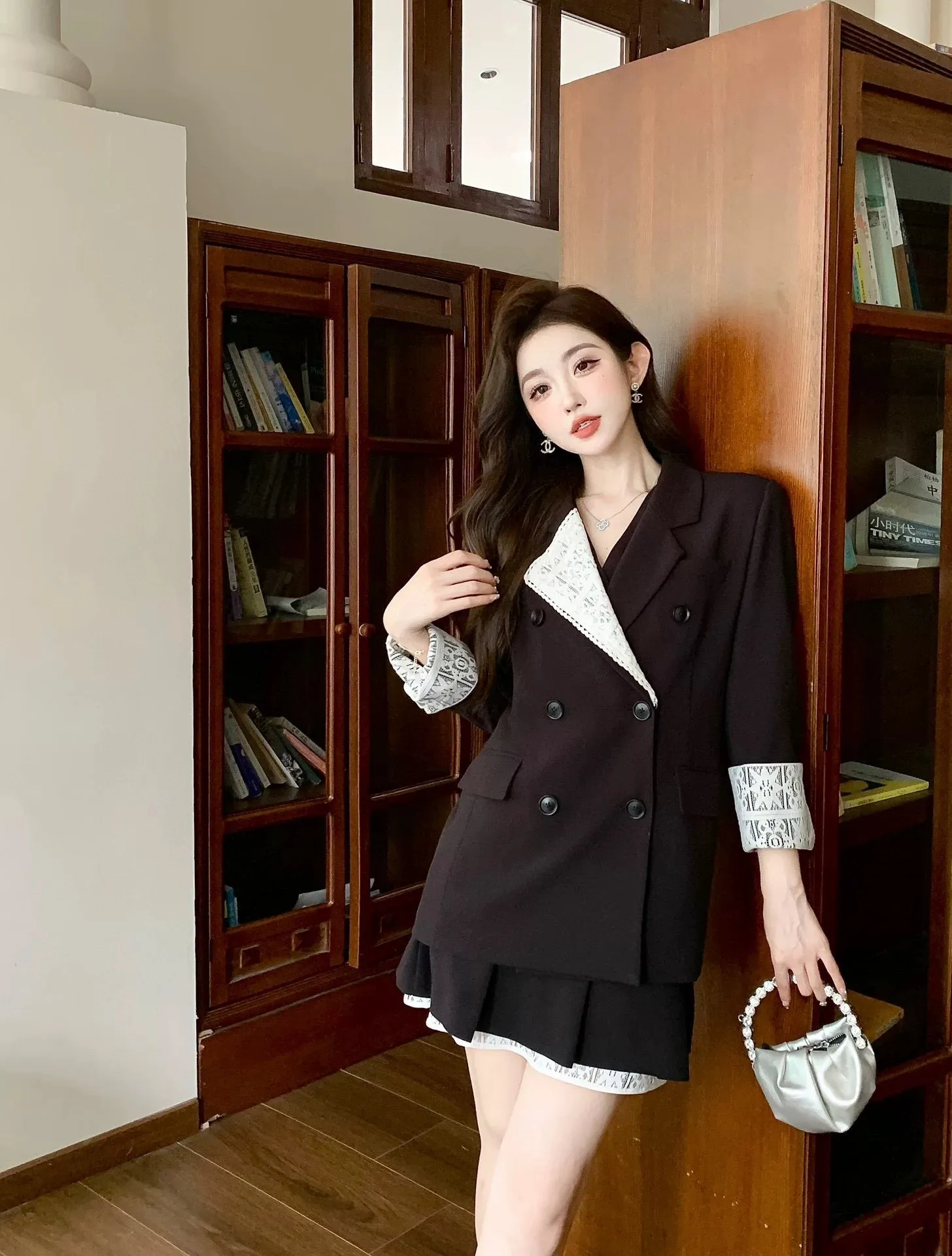 European designer lace splicing loose temperament suit jacket vest vest pleated skirt big heroine three-piece suit