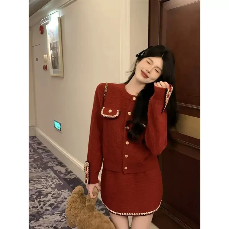 Fashionable little fragrance style Christmas red long-sleeved sweater jacket for women in autumn and winter high-waisted slimmin