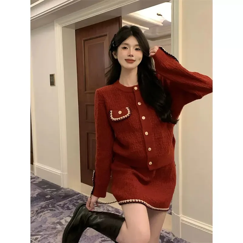 Fashionable little fragrance style Christmas red long-sleeved sweater jacket for women in autumn and winter high-waisted slimmin