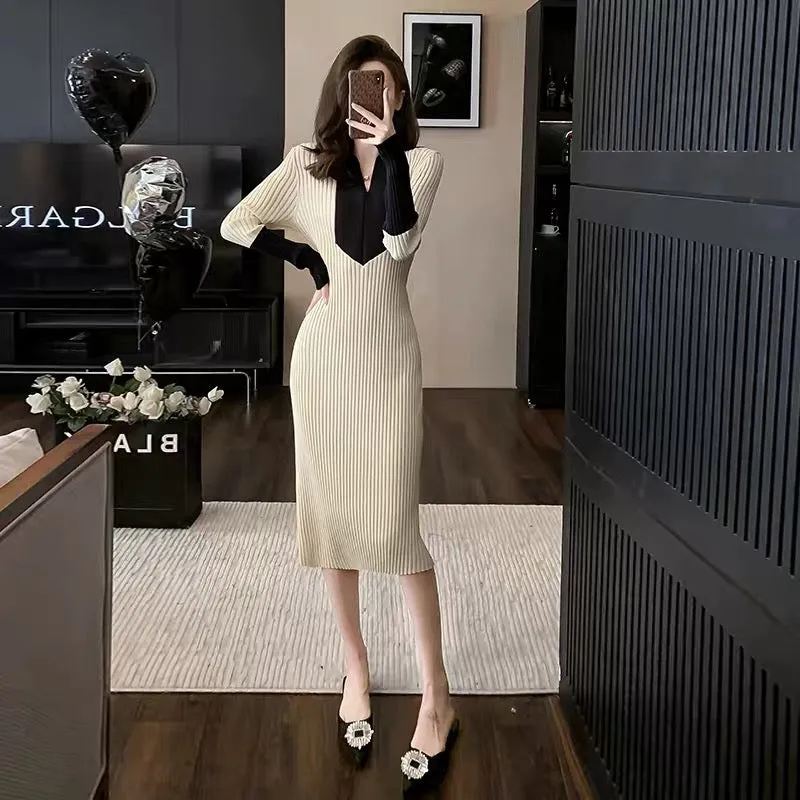 Mid-length inner-layered high-end and elegant French-style small fragrance style color-blocked knitted dress for women in autumn