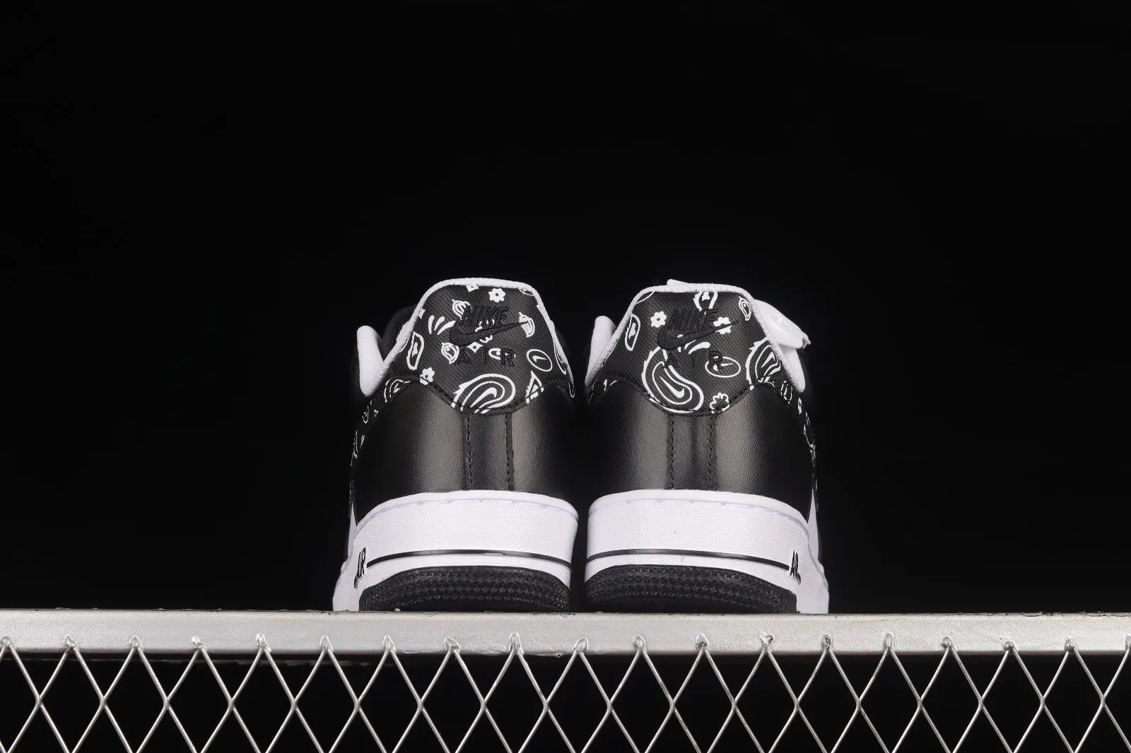 Nike Air Force 1 07 Low Paisley Black White XM6389-316