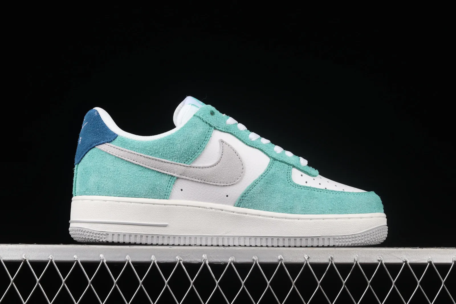 Nike Air Force 1 07 Low White Light Green Suede BQ8988-102