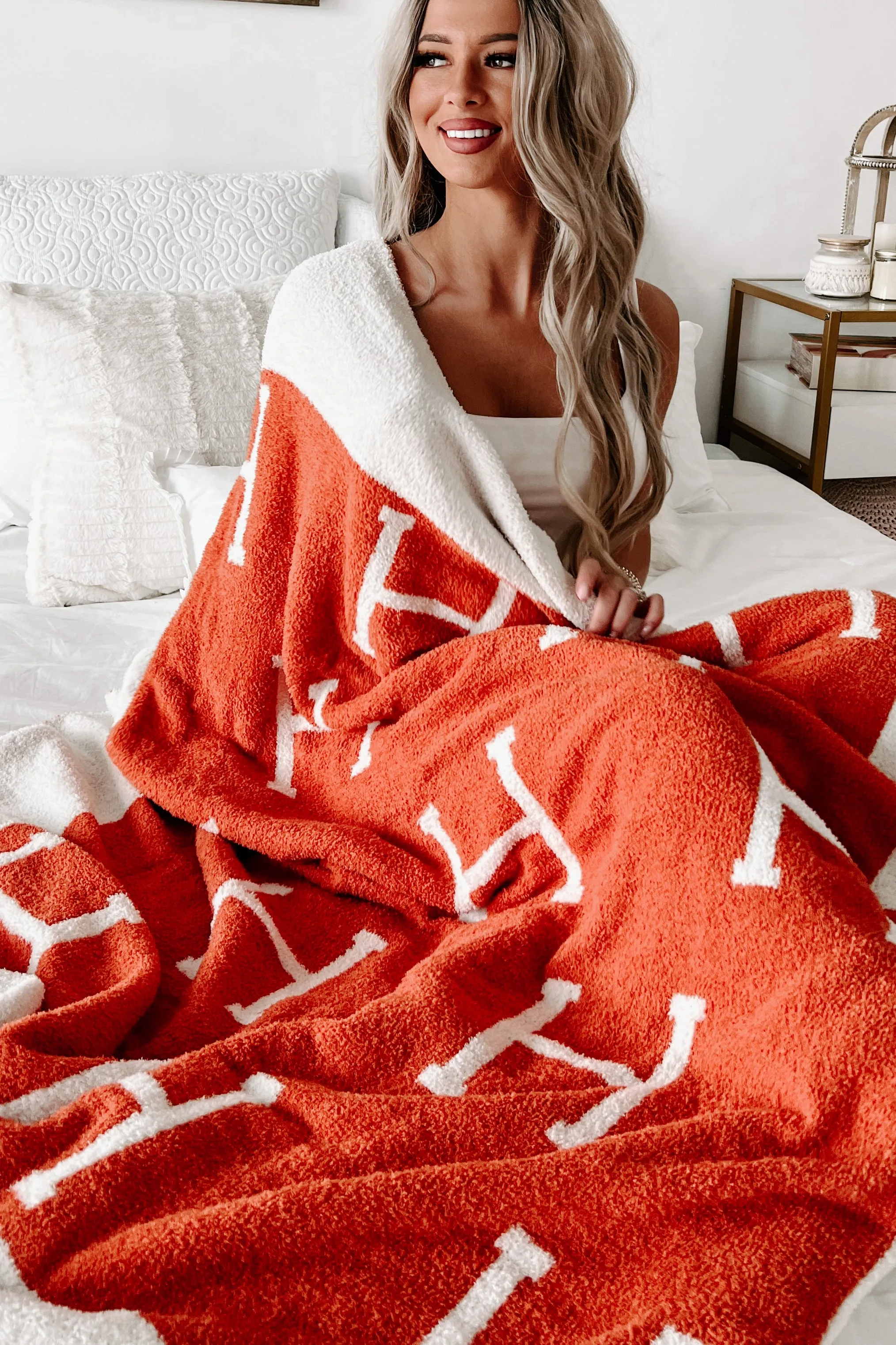 Snug As A Bug H Print Throw Blanket (Orange)