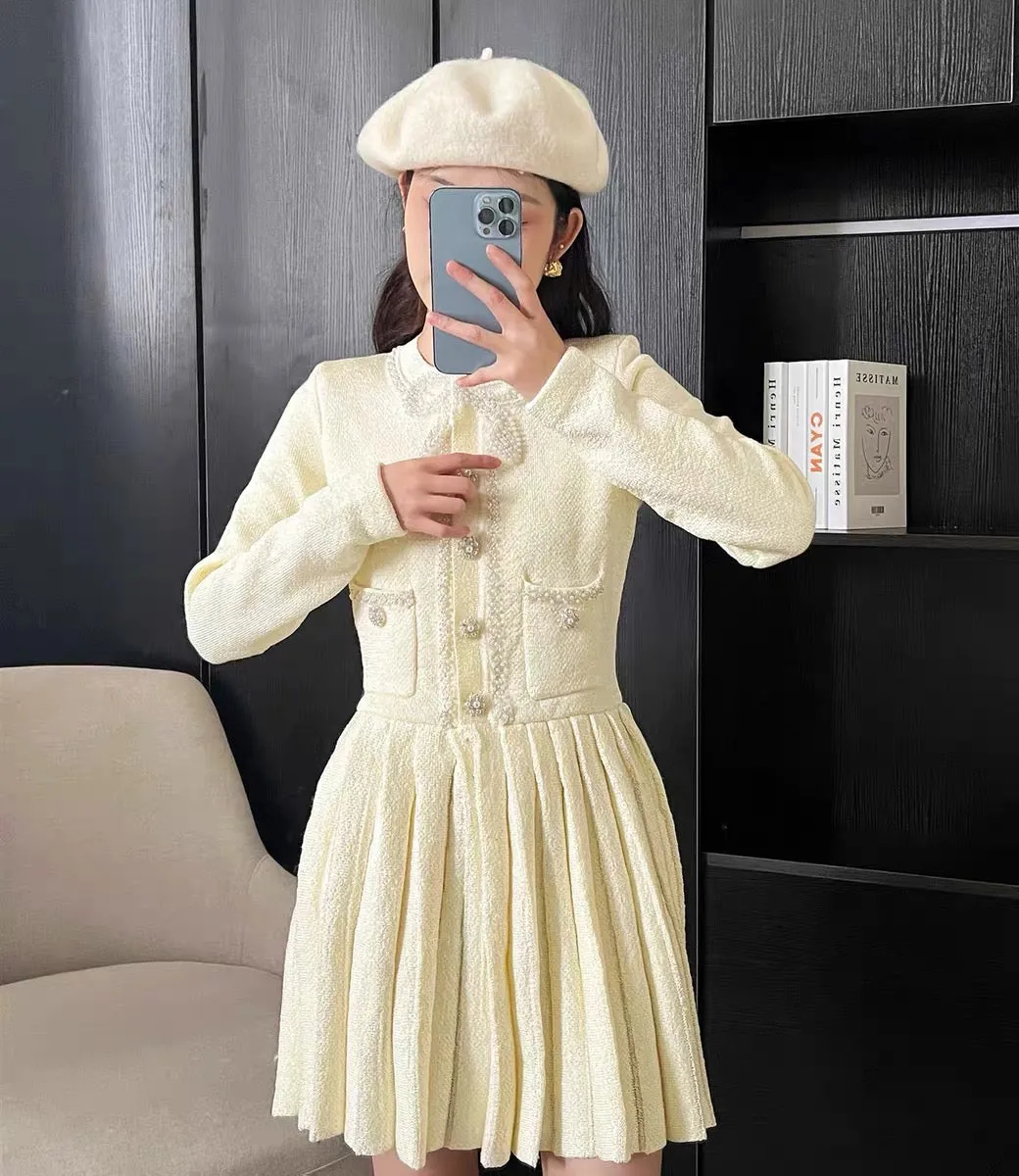 Zhou Ye's same style French retro rich daughter Xiaoxiang style slim white bow knitted dress sweater skirt D9195